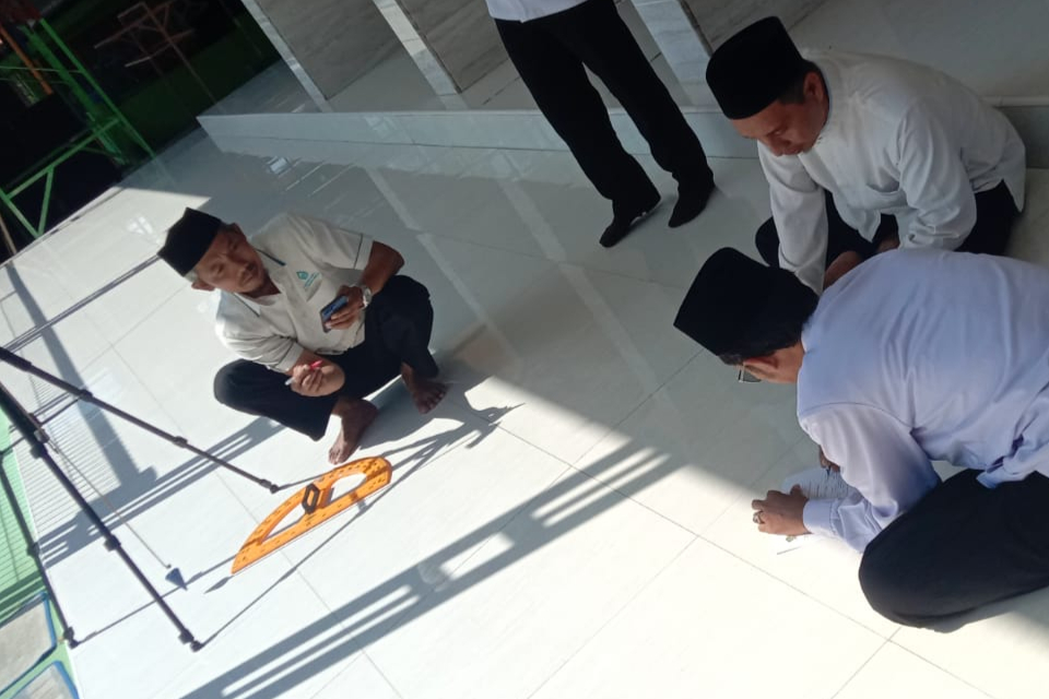Pelatihan Pengukuran Arah Kiblat Berbasis Sinar Matahari Realtime Mulai Berdampak di Tengah Masyarakat
