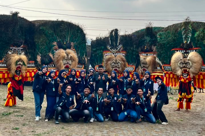 MEWAKILI FAKULTAS SYARIAH, MAHASISWA HKI IKUTI KKN PERSEMAKMURAN EKS IAIN SUNAN AMPEL DI BUMI REOG PONOROGO